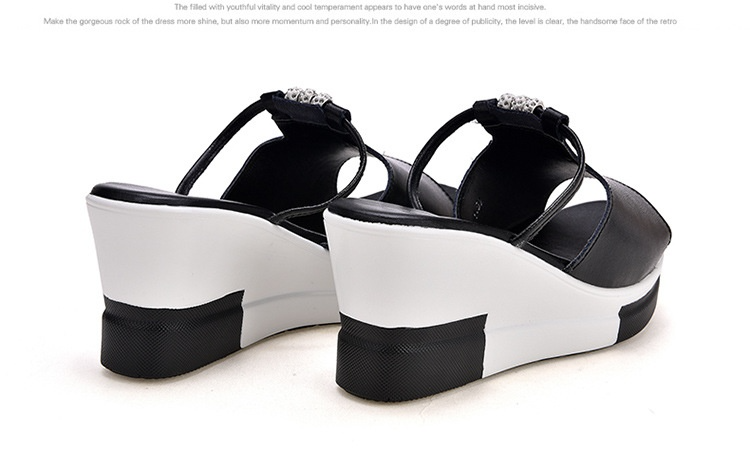 Pantoufles compensées strass femme
