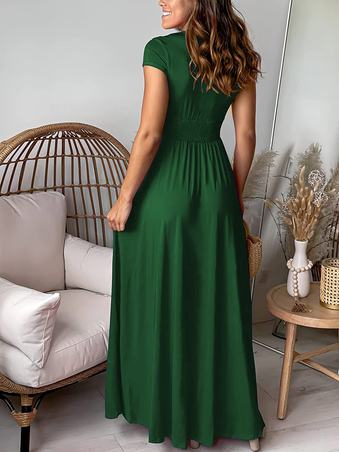 Robe Décolletée Chic