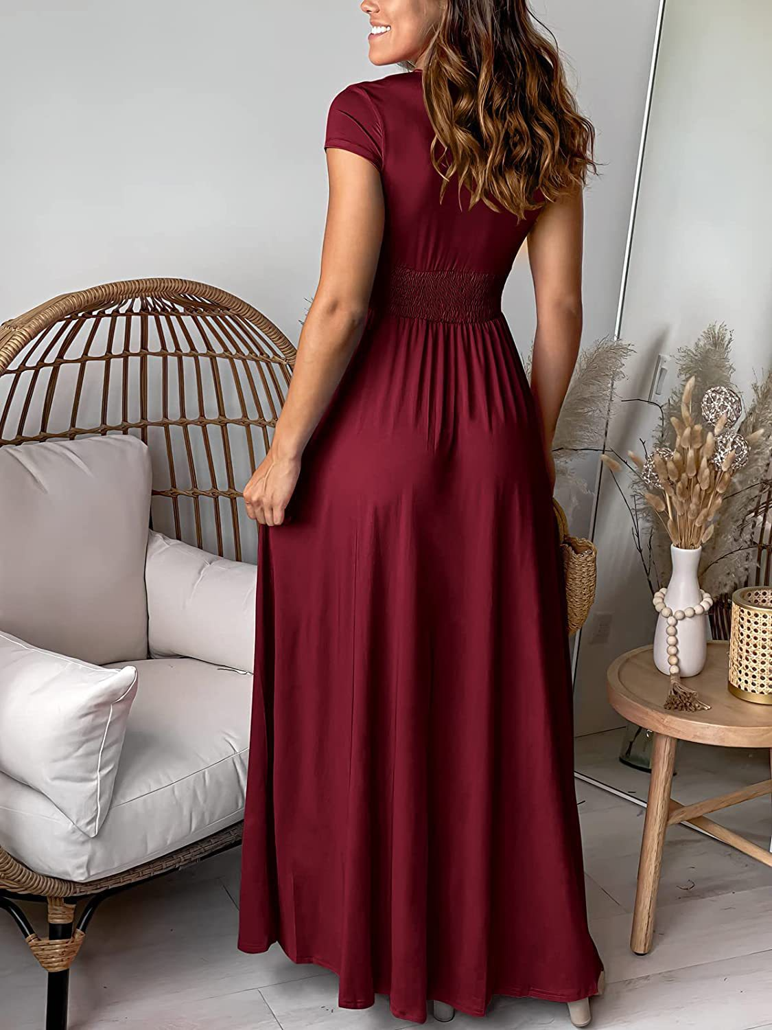 Robe Décolletée Chic