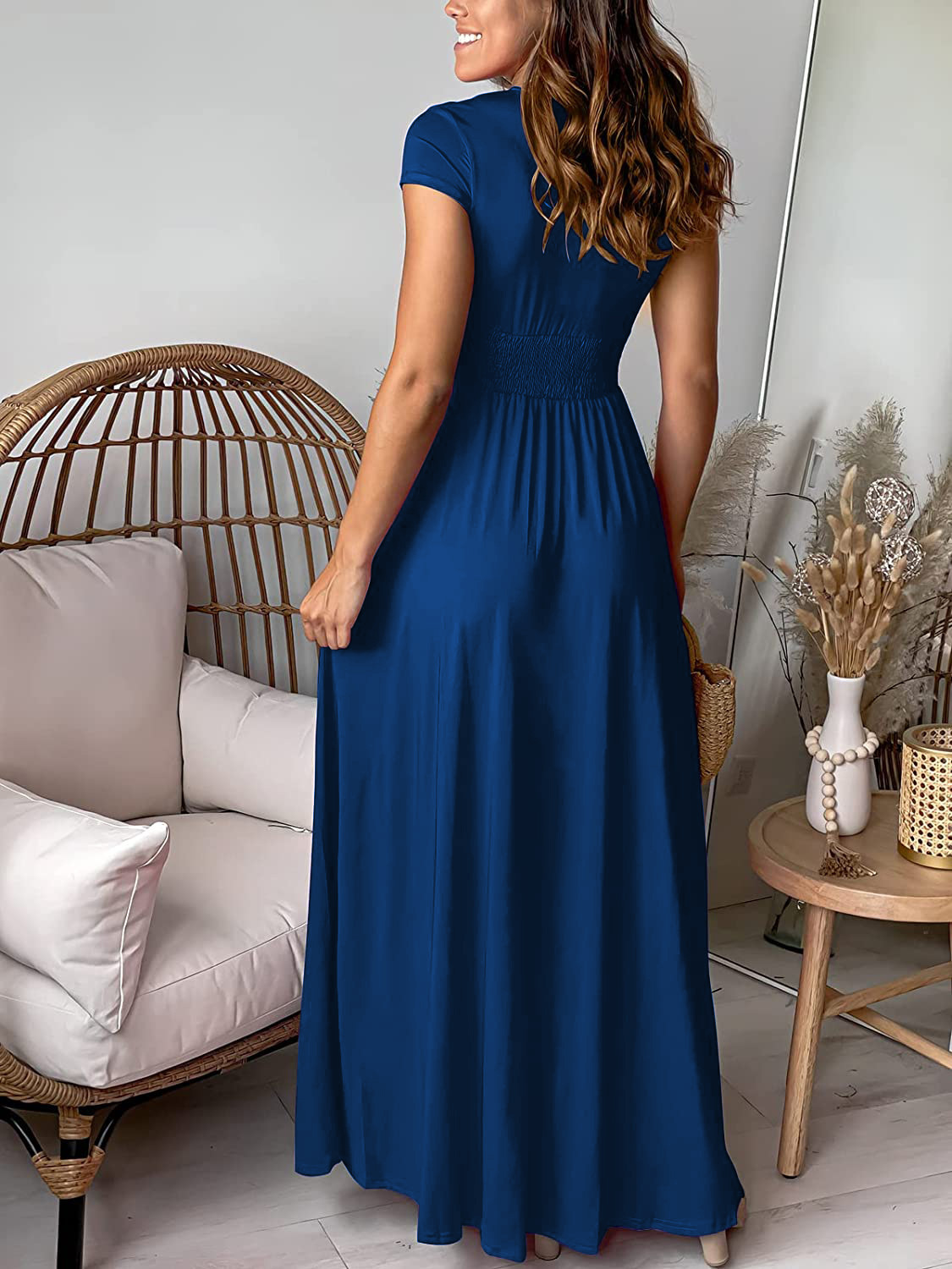 Robe Décolletée Chic