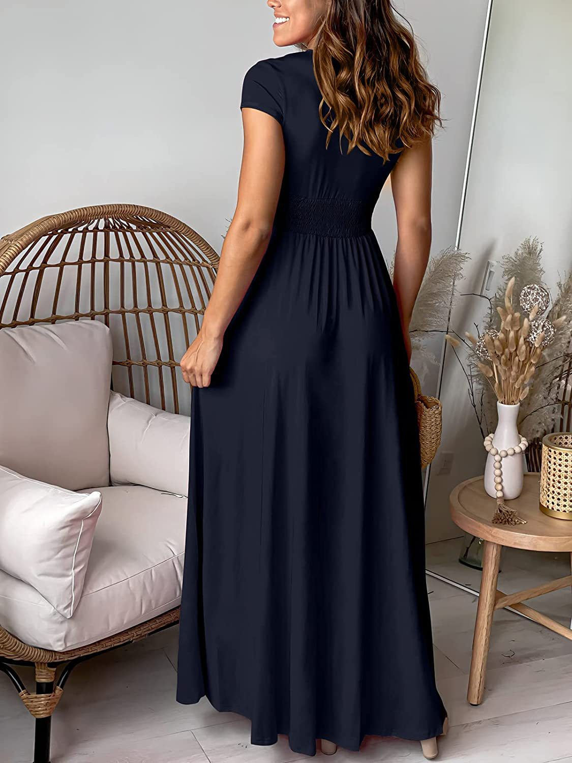 Robe Décolletée Chic