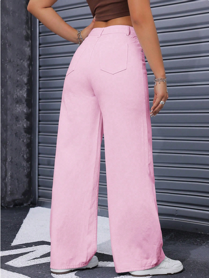Jean denim décontracté.